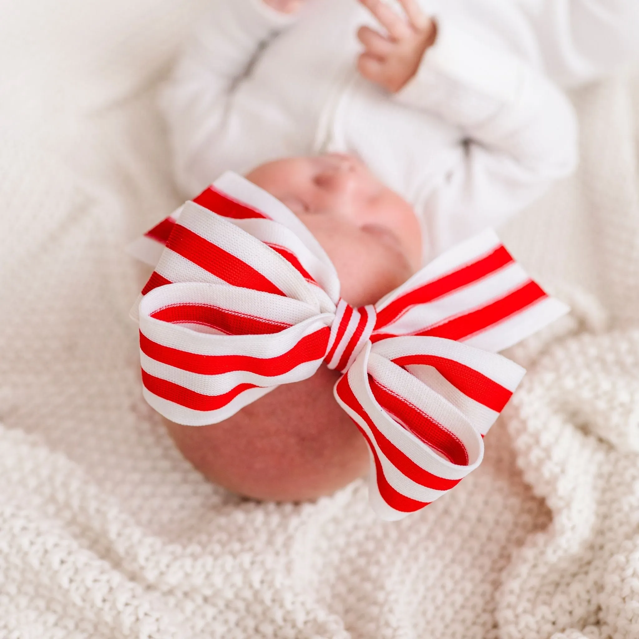 CLASSIC BOW: candy cane ribbon