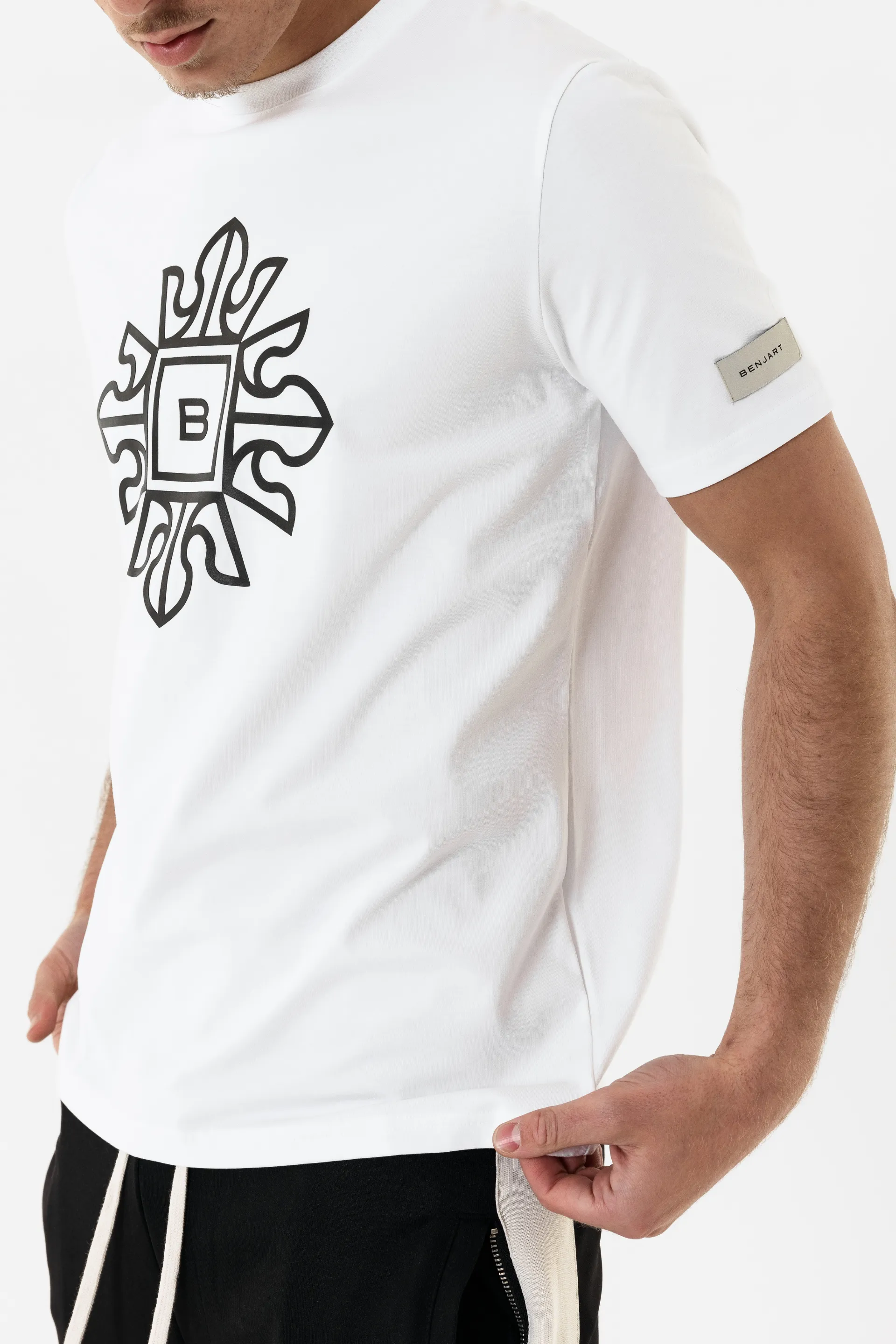 Emblem T-shirt - White